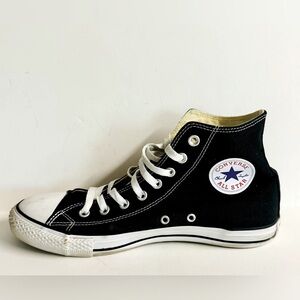 Converse High Tops Vionic collaboration in black.Unisex 9.5 men’s 11.5 women’s